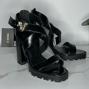 Forever 21 Black Patent Lug Sole Platform Sandal